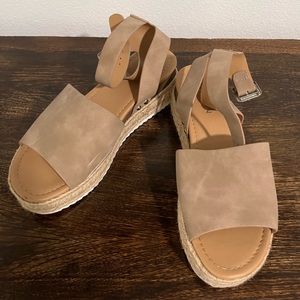 Platform Sandals- 10